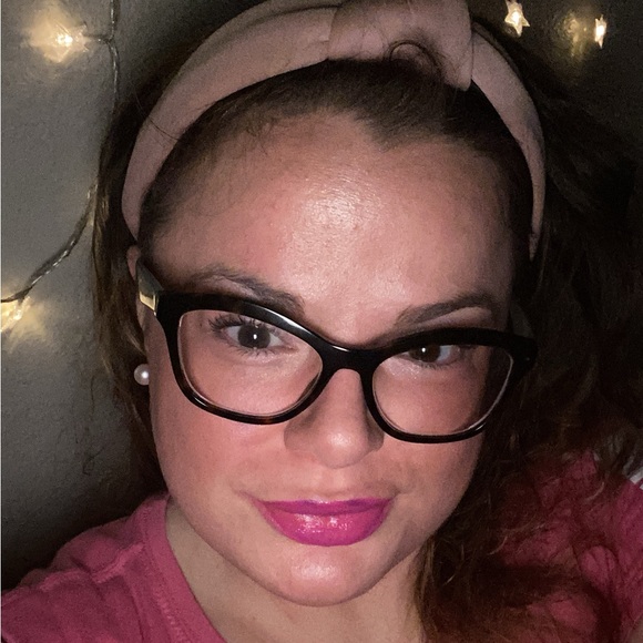 Meet your Posher, Elizabeth - Picture 7 of 16